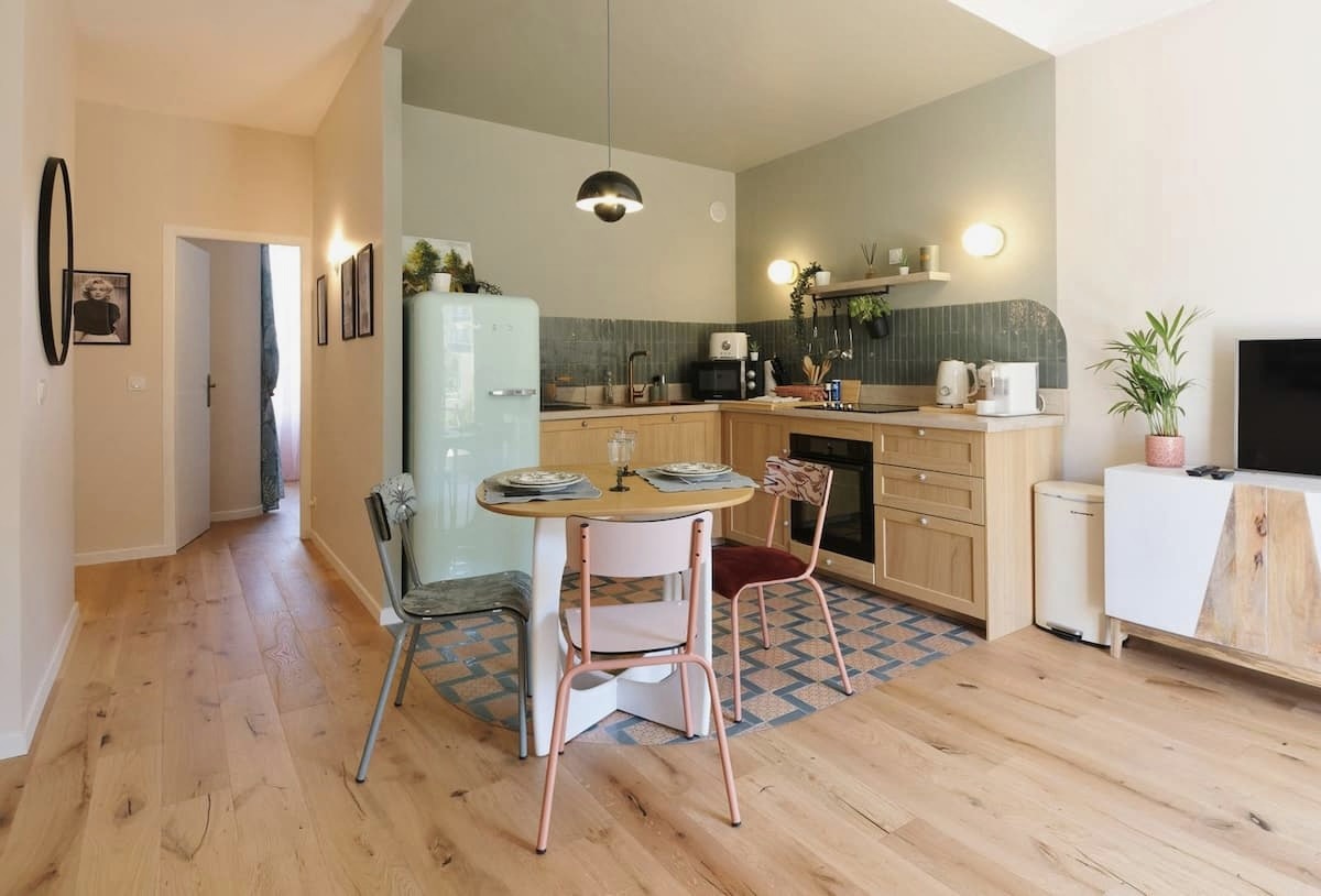 A home with character — KITCHEN & LIVING SPACE
